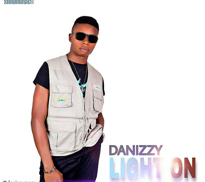 Danizzy – LIGHT ON